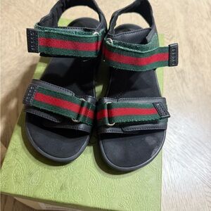 Gucci Kids Logo Detailed Open Toe- Worn 3 times
Receipt attached